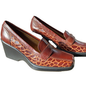 Classic‎ and Elegant Two Tone Croc Print Women's Size 35